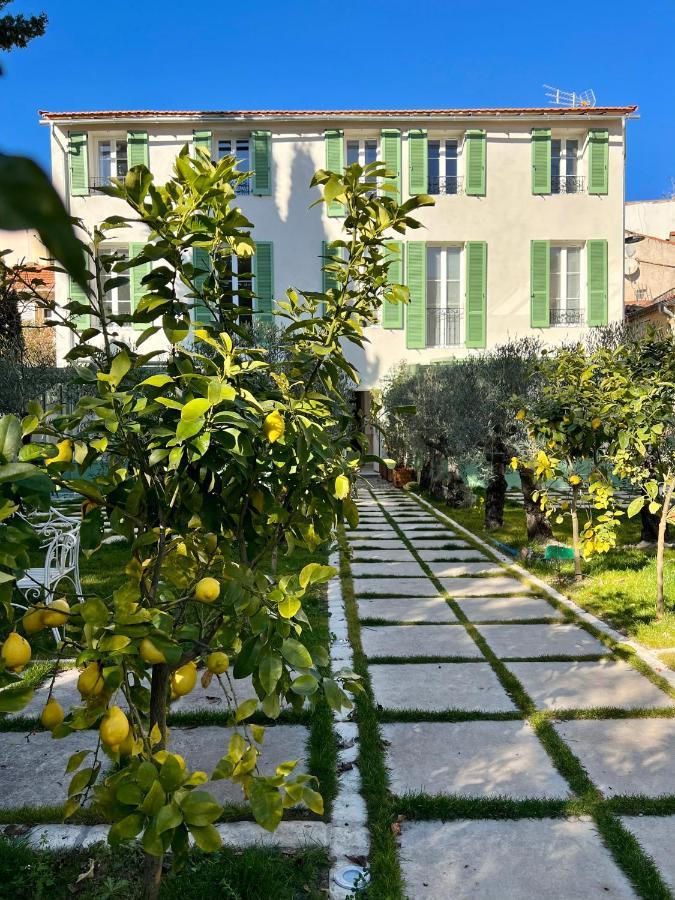 Amazing New Property In The Heart Of The Old Town Of Antibes Exterior photo
